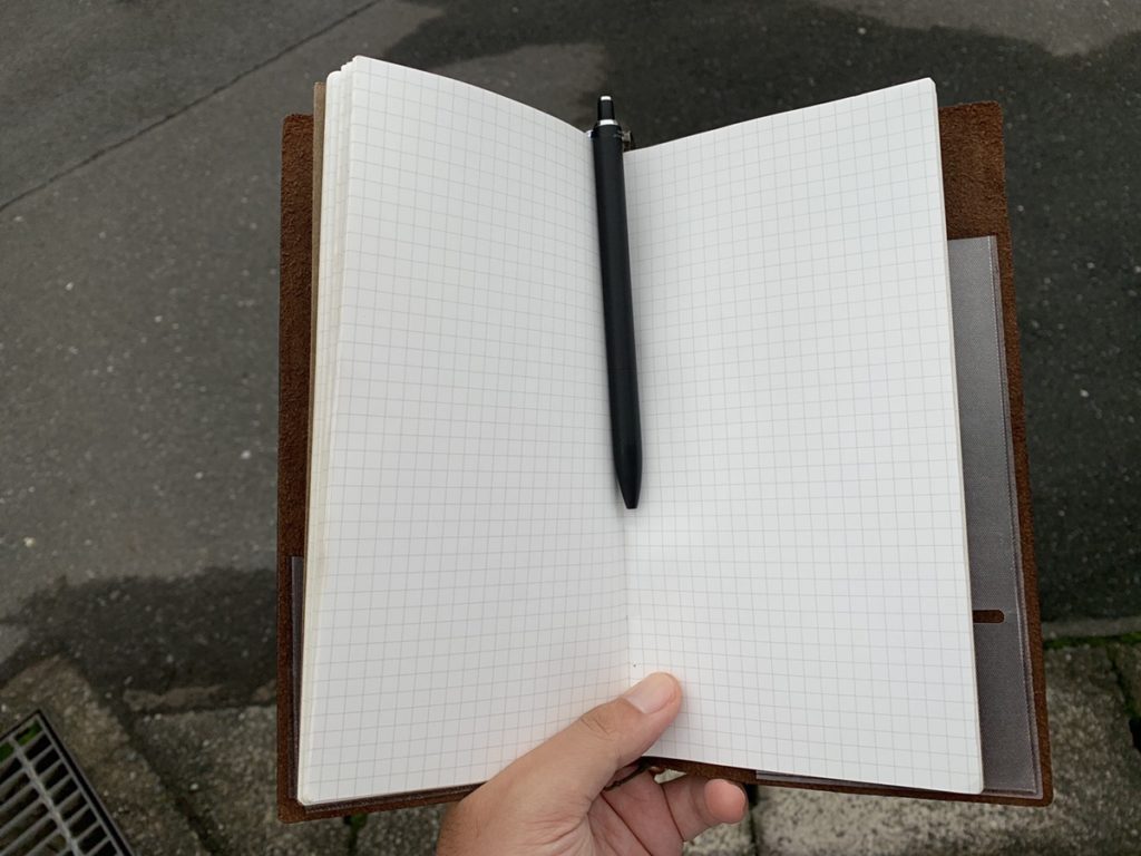 トラベラーズノートをシンプルに使おう！ノートとして活用する美学